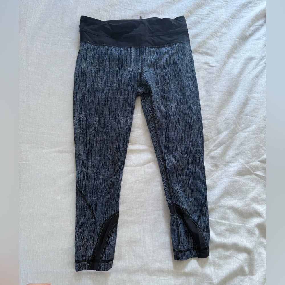 Lululemon Black and Gray Athletic Capri Leggings